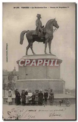 La Roche-sur-Yon — Estátua de Napoleão I — Livraria Poizern, Mortemart