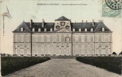 Brienne-le-Château — Facha exterior do Castelo — F. Ayecq