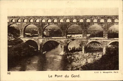 Nîmes — Pont du Gard (publicidade Talons semelles caoutchouc Wood Milne)