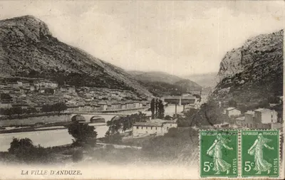 A cidade de Anduze — vista panorâmica — Lévy Fils & Cie, Paris