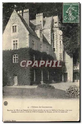 Castelo de Courtanvaux — Pavilhão da Hora Flanqueado por uma Alta Torre — Cliché R. Métails