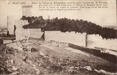 Beaucaire — Ruínas do Castelo do Belliquadrum (castelo de guerra construído pelos Romanos)