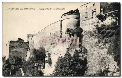 Bourg-sur-Gironde — Muralhas da Cidadela — Fot. J. Durand, Paris
