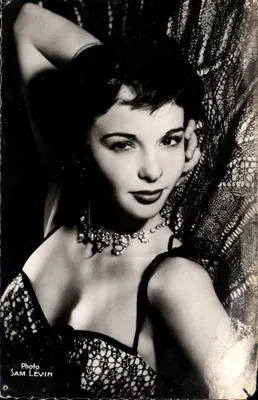 Françoise ARNOUL — Foto Sam Lévin — Éditions du Globe, Paris