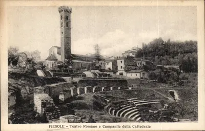 Fiesole - Teatro Romano e campanário da catedral