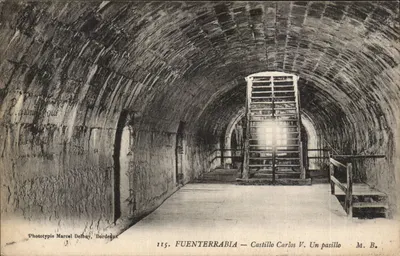 Fuenterrabía — Castelo de Carlos V. Um corredor