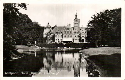 Santpoort, Hotel "Duin en Kruidberg" — vista do castelo refletido em um lago — editor J. P. Beulich, Haarlem