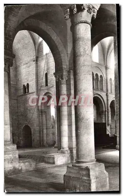 Fontgombault (Indre) — Igreja abacial (século XII) — O Croisillon Sul visto do Déambulatório