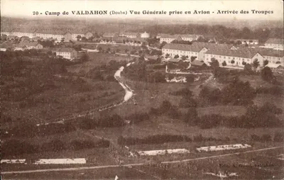 Campo de VALDAHON (Doubs) — Vista Geral tirada de Avião — Chegada das Tropas — Edit. A. Gired, Valdahon