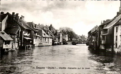 Ornans (Doubs) — Velhas casas na Loue — Péquignot