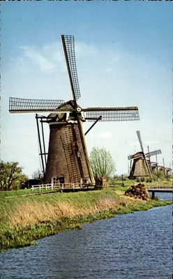 Moinho de vento holandês — Paisagem rural com canal — editor AKH
