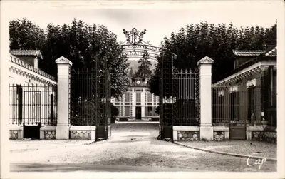 Voiron - Entrada da Escola Nacional — C.A.P. — n°52