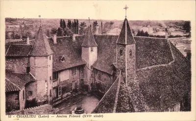 Charlieu (Loire) — Antigo Prieuré (século XVI)