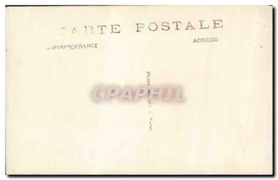Joven mujer sentada al aire libre — Foto — n° 1474 — Reverso