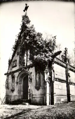 Dangu (Eure) — Ruínas da Capela do Castelo — Commerçon (S.-et-L.)