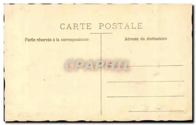 Criança ao lado de uma mesa — estúdio — Verso