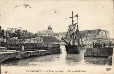 Le Tréport — O Ponte Giratório — The swing Bridge.