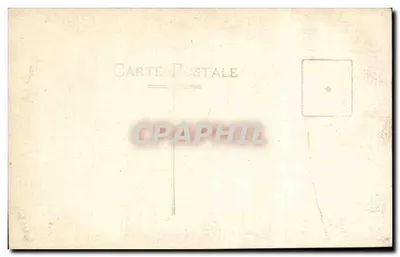 Grupo de soldados e enfermeiras — diante de um edifício militar — — Verso