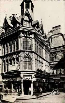 Praça da Catedral — Casa de Estilo, rua da Grande Relógio — Esteh