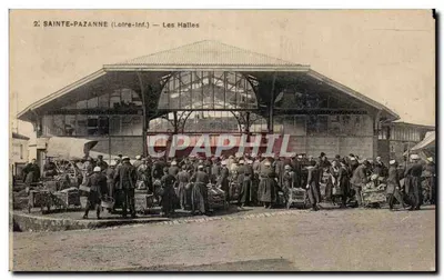 Sainte-Pazanne (Loire-Inf.) — Les Halles