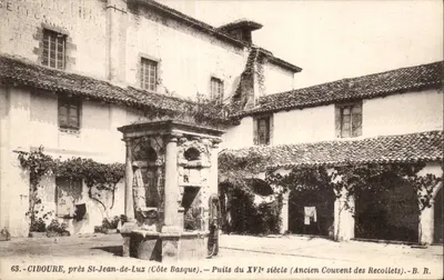 Ciboure, perto de Saint-Jean-de-Luz (Costa Basca) — Poço do século XVI (Antigo Convento dos Recolhidos) — B. R.