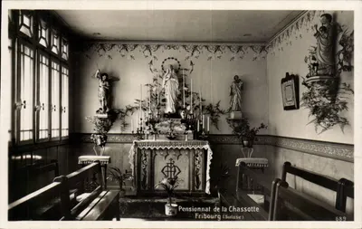 Intérieur d'une chapelle — Pensionnat de la Chassotte — Phototypie Co. Lausanne