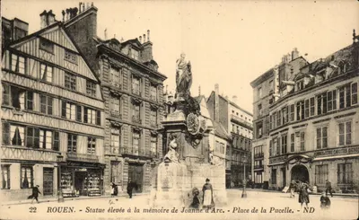 Rouen - Estátua erguida em homenagem a Joana d'Arc - Praça da Donzela