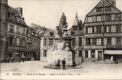 Rouen — Praça da Pucelle — Estátua de Joana d'Arc — LL. n°53
