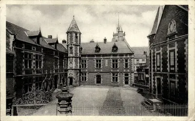 Aumale — O Hotel de Ville — LL.7