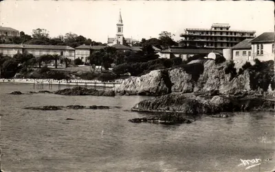 Presqu'île de Giens — A Praia do Hospital — As Edições MARI, Boulevard de Cimiez, Nice