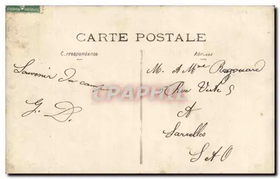 Camp de Strasbourg — Soldaten in militärischer Uniform, die auf Strohballen ruhen — Verlag nicht sichtbar — Rückseite
