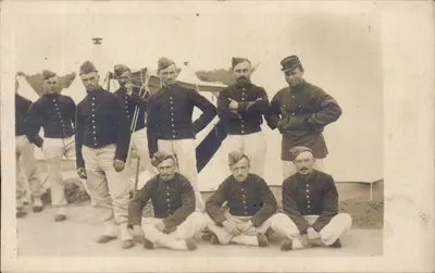 Groupe de soldats — campement militaire — carte postale française