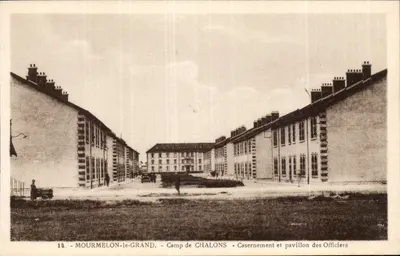 Mourmelon-le-Grand — Camp de Chalons — Quartéis e pavilhão dos Oficiais — Edição P. Mutte