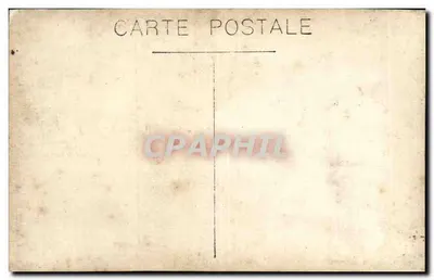 Grupo de cuidadoras e um homem — diante de um muro de tijolos — editor desconhecido, n° de série 59487 — Verso