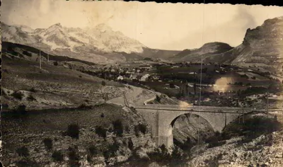 Ponte sobre o Rio Rhône — Saint-Étienne e Regiões Circunvizinhas — Editor não visível