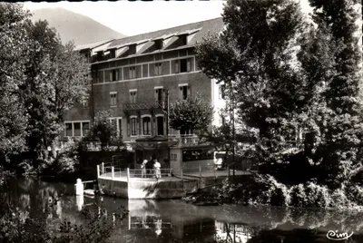 La Léchère-les-Bains (Savoie) — A cafeteria e o Hotel dos Banhos — Edições das Águas Termais de La Léchère