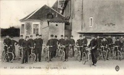 La Lèche — Le Prylanée — Les Cyclistes — LL.
