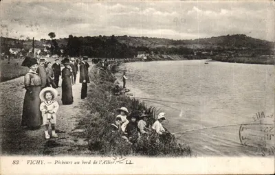 Vichy — Pêcheurs au bord de l'Allier — LL.