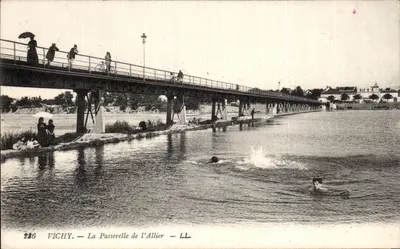 Vichy — La Passerelle de l'Allier — LL