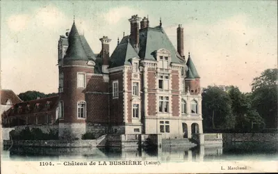 Château de LA BUSSIÈRE (Loir-et-Cher) — vue du château avec étang — éditeur L. Marchand, n° 1104