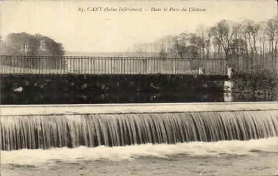Cany (Seine-Inférieure) — No Parque do Castelo — T. e. Clerc, Cany
