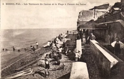 Mesnil-Val — As Terras do Casino e a Praia na Hora dos Banhos — Editor Thomassiny