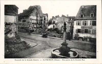 Altkirch (Alsácia) — Lembrança da Grande Guerra — Uma parte da Grande Rue