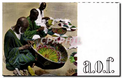 Artesãos tecendo tecidos coloridos — África Ocidental — Editor: Les Lettres