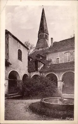 Crémieu — Velho Convento dos Agostinhos — Cim