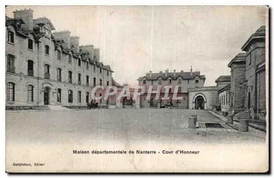 Casa Departamental de Nanterre — Cour d'Honneur — Goetghebeur, Editor