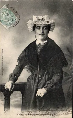 Anjou — Costume e Cappello di Montjean — Héloïse Dugas et Cie, Nantes