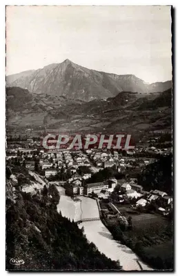 Cluses (Haute-Savoie) — Vista geral e o Pic de Marcelly (alt. 2002 m.) — Foto G. Macon