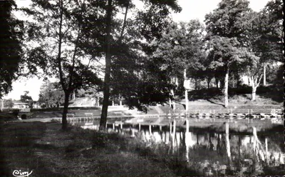 Forges-les-Eaux — Vista geral do lago e do parque da estação termal — CIM