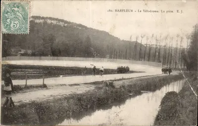 Harfleur - O Velódromo. A pista. E.J.